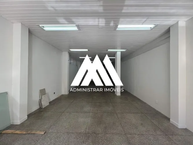 Alugo loja de 100m² com amplo espaço no Centro!