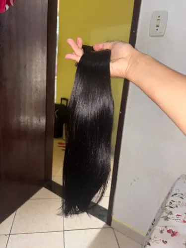 Cabelo vietnamita no método fita adesiva.