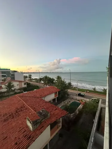 FLAT BEIRA-MAR | Vista para o Mar | Alto Potencial para Moradia ou Investimento
