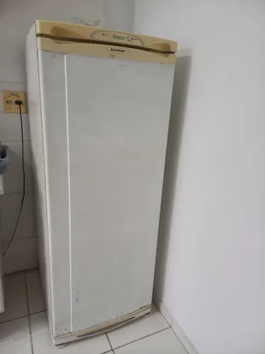 Vendo geladeira Continental