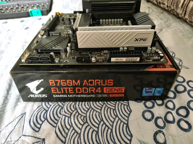 Kit Upgrade i7 14700 + 32gb ddr4 xpg (2x16) + Aorus Elite B760M