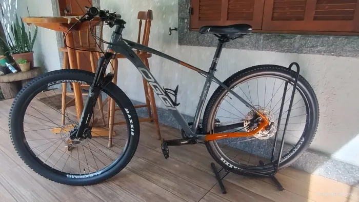 BICICLETA OGGI 7.3 2025 TANHO 17 ( M )