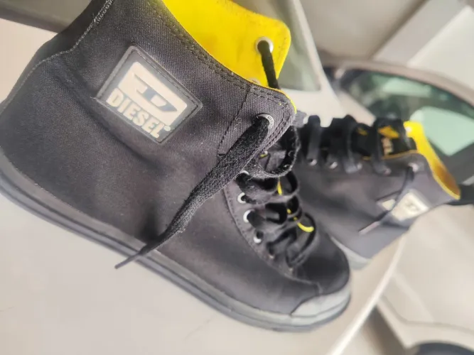 Tênis Diesel Original S-Astico Mid Cut Preto e Amarelo Neon - Tam 41
