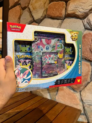 Jogo De Cartas - Pokémon - Box - Especial 30 Anos - Sylveon
