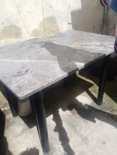 Mesa de mármore
