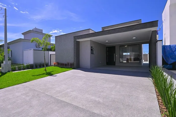 Casa em condomínio à Venda em Bougainvillee IV, Peruíbe - SP