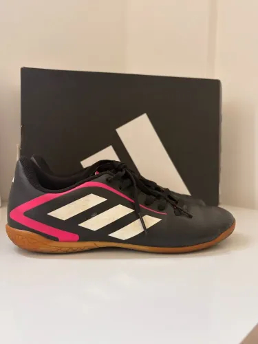 Chuteira artilheira - Adidas 