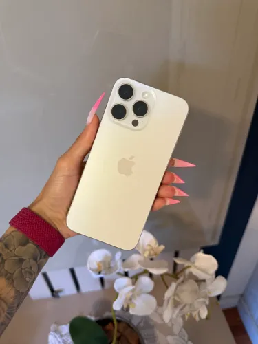 iPhone 16 Pro Max Titânio Branco IMPECÁVEL