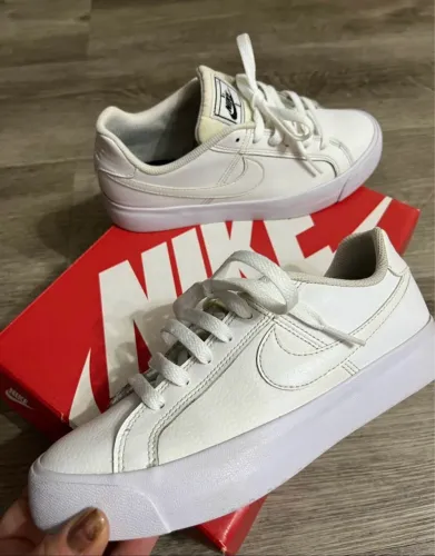 Tênis Nike feminino de couro original
