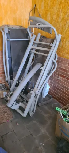 Vendo esteiras da marca Athletic para remoção de peças.