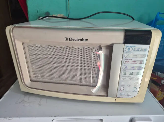 Microondas Electrolux 23L