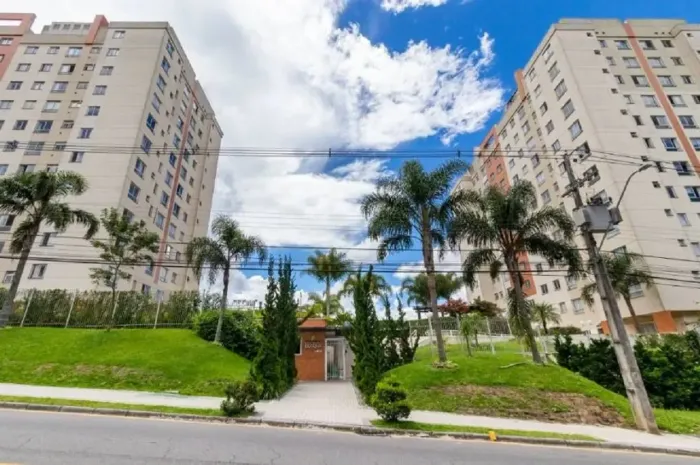 Imóvel para aluguel tem 64 metros quadrados com 3 quartos em Campo Comprido - Curitiba - P