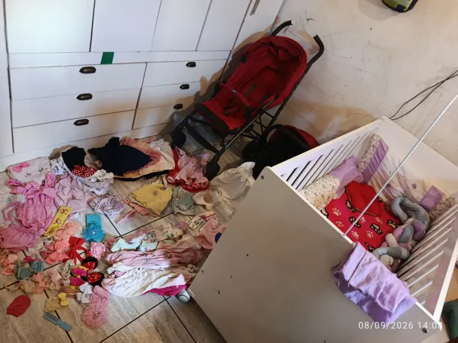 Vendo carinho e bebê conforto roupinhas berço colchão