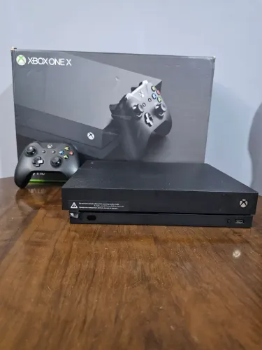 Xbox one x 4K 1tb armazenamento com caixa original