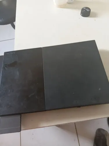 Vende se PlayStation 2 usada