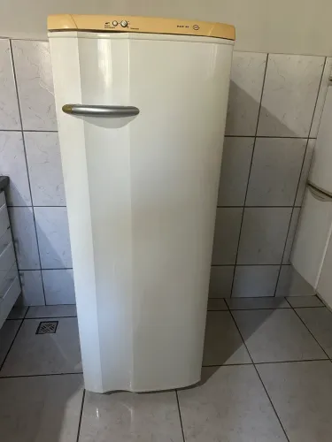 Geladeira a venda 