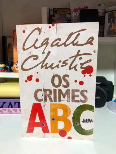 LIVRO: OS CRIMES ABC (AGATHA CHRISTIE)