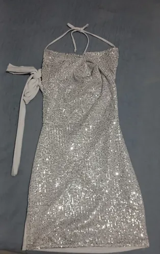 Vestido usado uma única vez