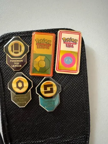 Insígnia Pokémon Oficial  