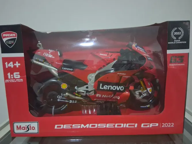 Miniatura Moto GP Maisto Ducati 2022 #63 Francesco Bagnaia - Escala: 1/6 (33 cm)