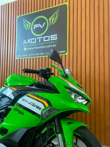 KAWASAKI NINJA ZX-4RR VERDE 2026 - IMPECÁVEL