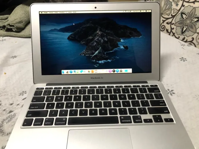 MacBook Air 11" Apple 2011 | i5 | SSD 256GB | Bateria bom estado