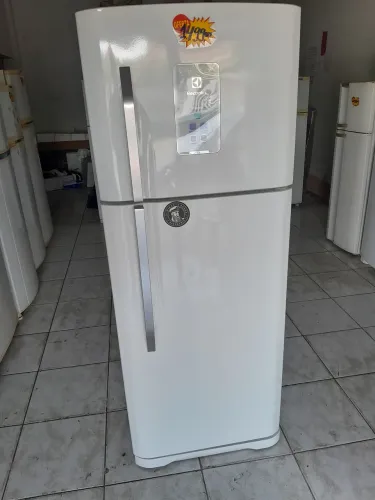 Geladeira Electrolux frost free. Ja incluso a entrega se for Rio preto 17. *