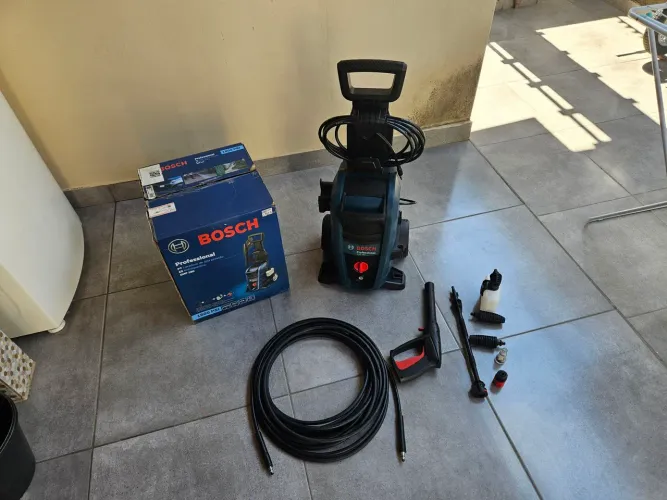 Lavadora de alta pressão Bosch GHP 180 + Mangueira de 15 metros