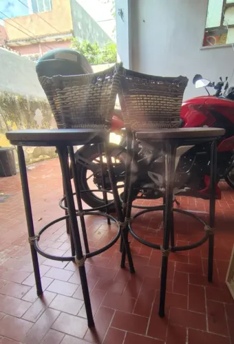 04 Bancos Altos - Perfeito para bancadas ou bar - Leia tudo antes.