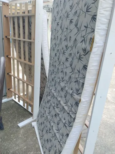 2 cama de solteiro com colchão 