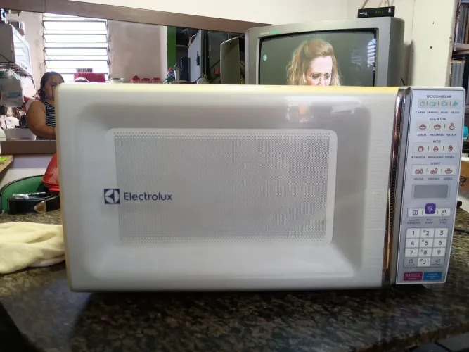 Microondas Eletrolux 34 litros 
