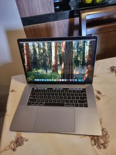 macbook pro i7 2018