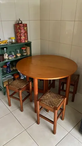 MESA + BANQUETAS MADEIRA MACIÇA