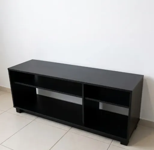 Rack Hack TV Baixo Rodízio Preto MDP Sala Quarto Nichos Minimalista Aparador Decorativo 43