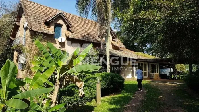 Aluga-se casa 200m² 3 suítes na Ilha das Flores por R$ 6.000,00.