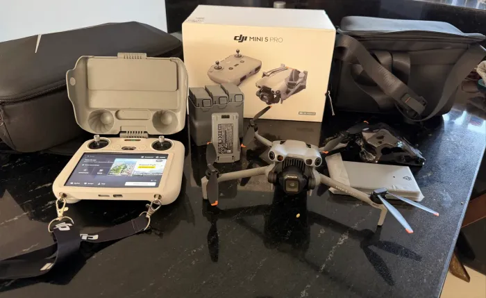 DJI Mini 5 Pro Fly More Combo + RC2 + Mochila + Bateria Plus