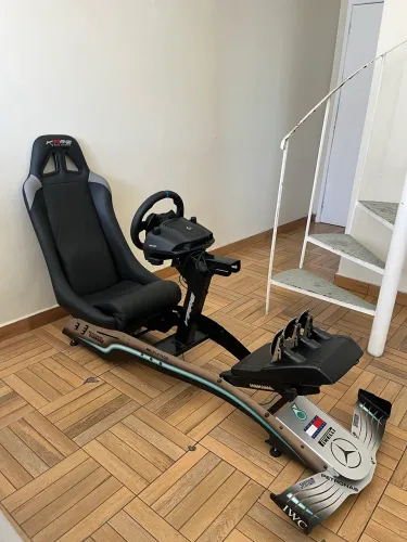 Logitech G923 com Cockpit KFire F1