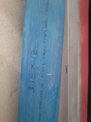 Tubo para poço azul