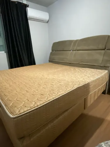 Cama King com bau