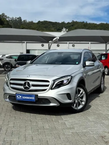 Mercedes-Benz GLA 200 Adv. 1.6/1.6 TB 16V Flex Aut. 2015