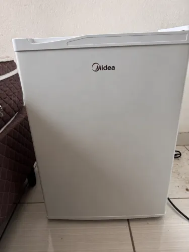 Frigobar midea 67 litros