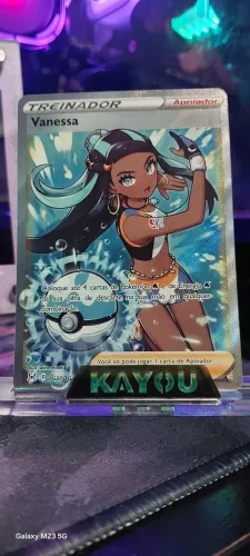 Carta Pokémon Treinadora Vanessa (TG27/TG30)