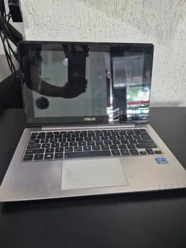Notebook Asus x202e