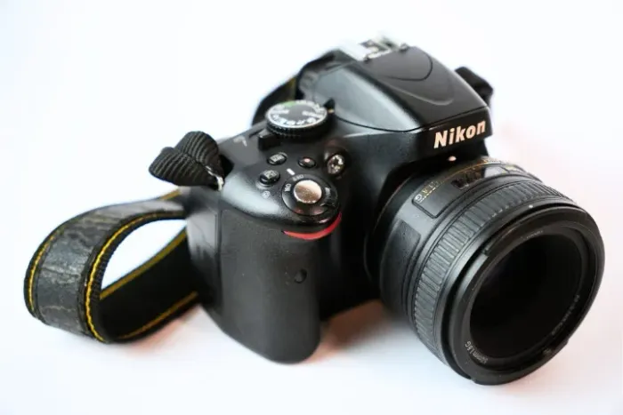 Nikon D5100 + Lentes 50mm F/1.8, 18-55mm, 55-300mm + Filtros (Usado)