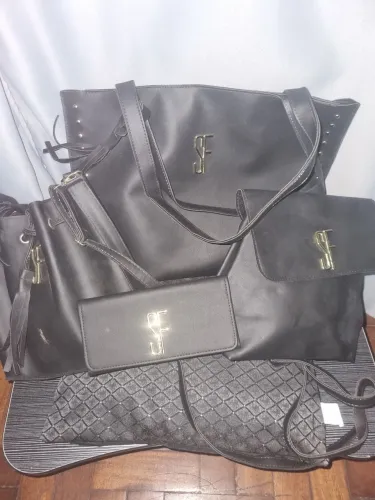 Kit de bolsas e carteira SF