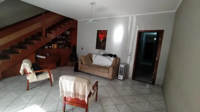 Casa à venda em Campinas, Jardim Aurélia, com 7 quartos, com 170 m²