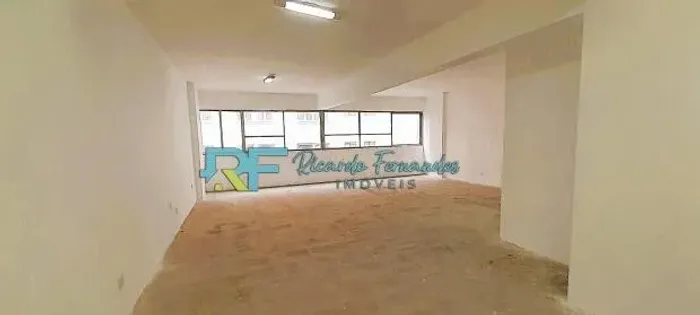 Vendo Sala Comercial no coração do Centro do Rio de Janeiro.