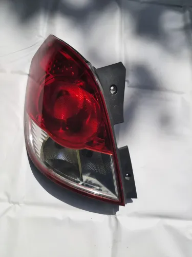 Lanterna traseira esquerda  GM captiva 