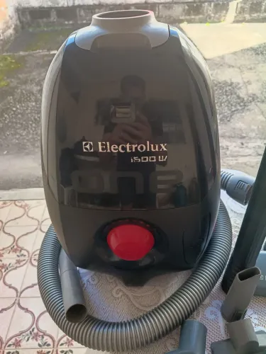 Aspirador de pó electrolux modelo One 03 127 v e 600w