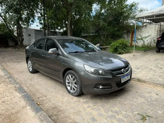 JAC J5 Sedan 1.5 16V 4P Mec. 2013